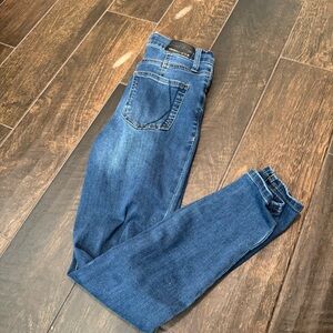 EUC Kendall & Kylie Kontour High Rise Distressed Jeans